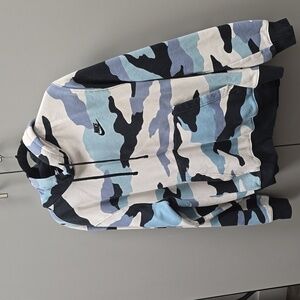 Nike men’s camouflage/ camo pattern hoodie size M